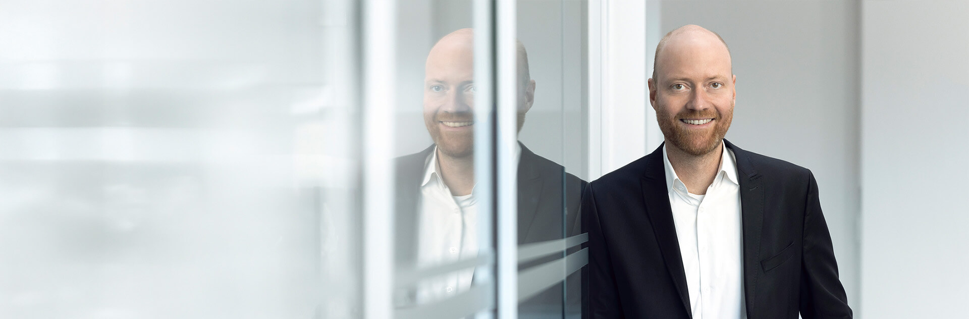 Portrait of Jens Gauthier, CEO and Head of Business Unit Healthcare at LAP